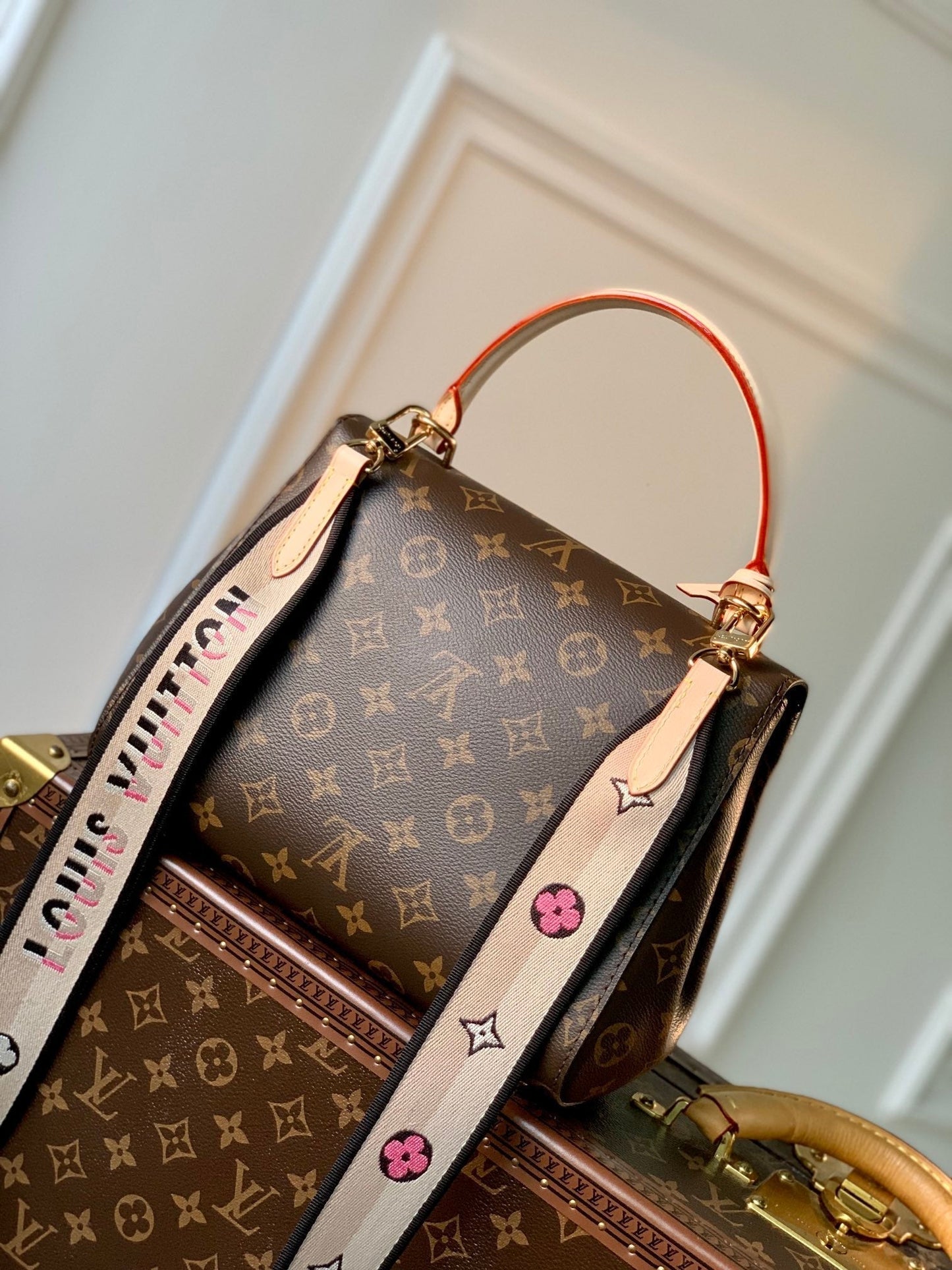 CLUNY MM HANDBAG 28 IN BROWN MONOGRAM CALFSKIN BEIGE BLACK EMBROIDERED LOGO CANVAS