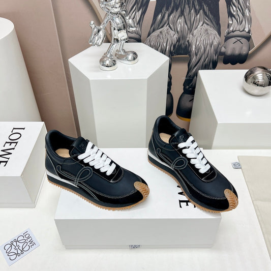 FLOW RUNNER SNEAKER IN FULL BLACK SUEDE AND SHEEPSKIN