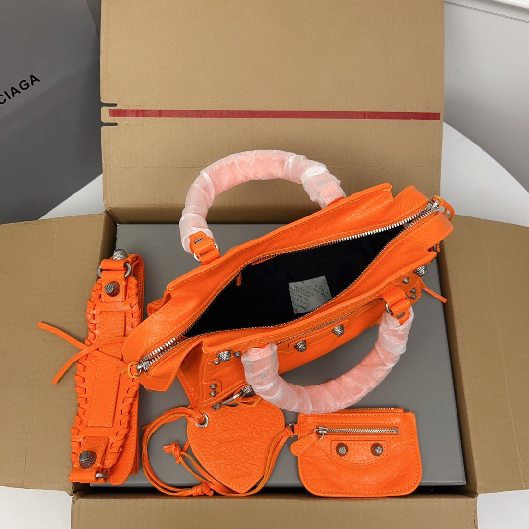 NEO CAGOLE 26 IN ORANGE LAMBSKIN