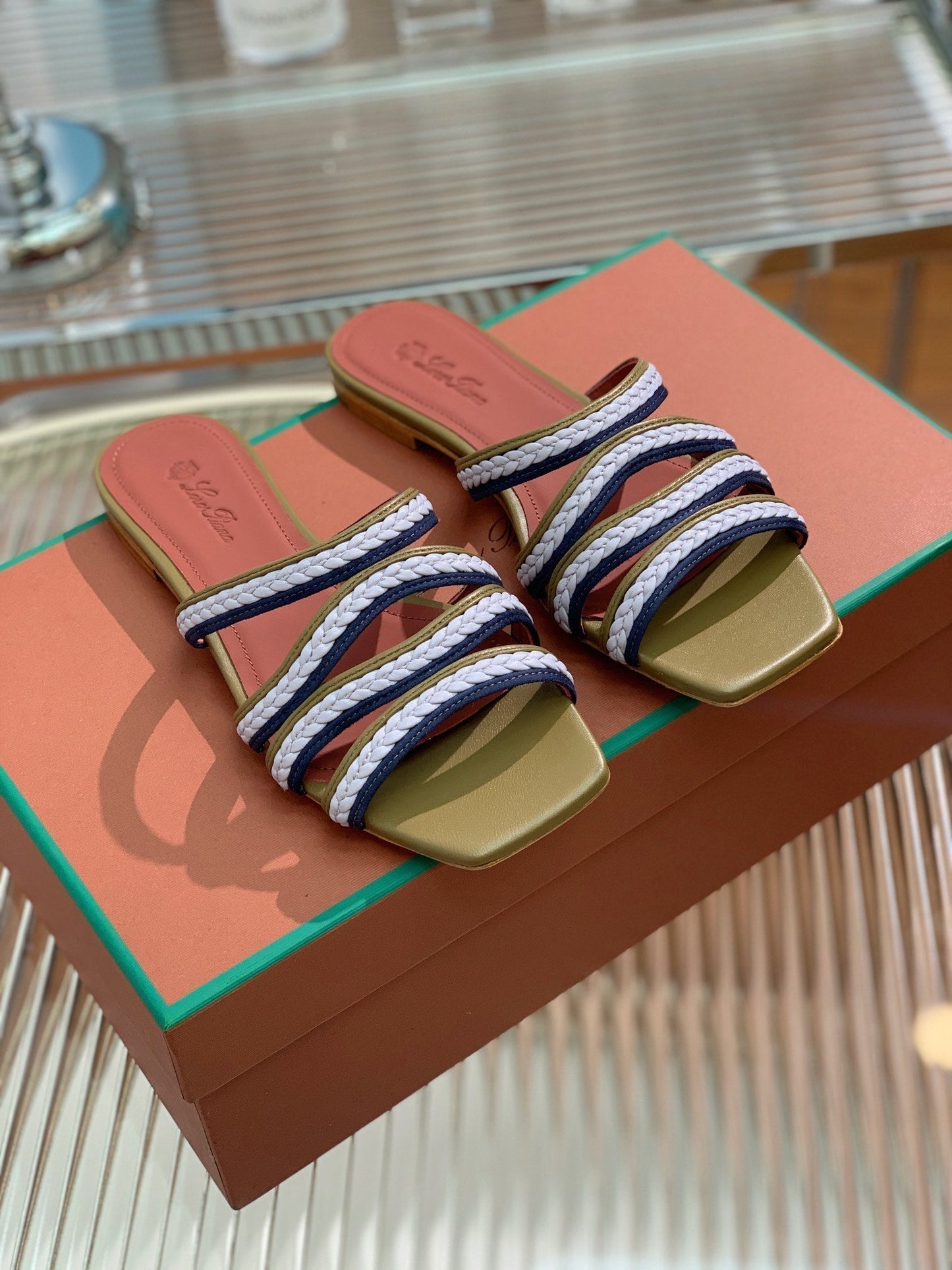LP SPRIGHTLY CHARMS FLAT SANDAL WHITE AND OLIVE CALFSKIN