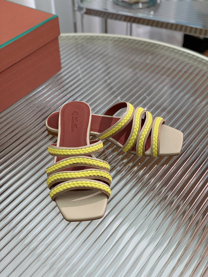 LP SPRIGHTLY CHARMS FLAT SANDAL LEMON CALFSKIN