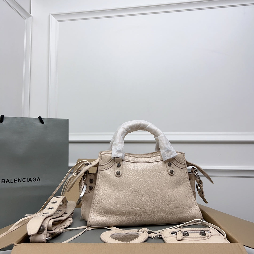 NEO CAGOLE 26 IN BEIGE LAMBSKIN