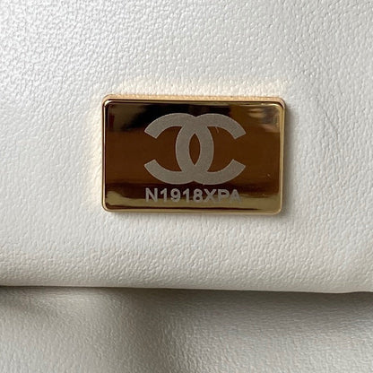 CC SMALL 20 FLAP BAG IN WHITE CALFSKIN GOLD HARDWARE