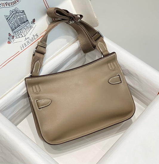 HM JYPSIERE SHOULDER BAG 23 IN WOOD BROWN CALFSKIN SILVER HARDWARE