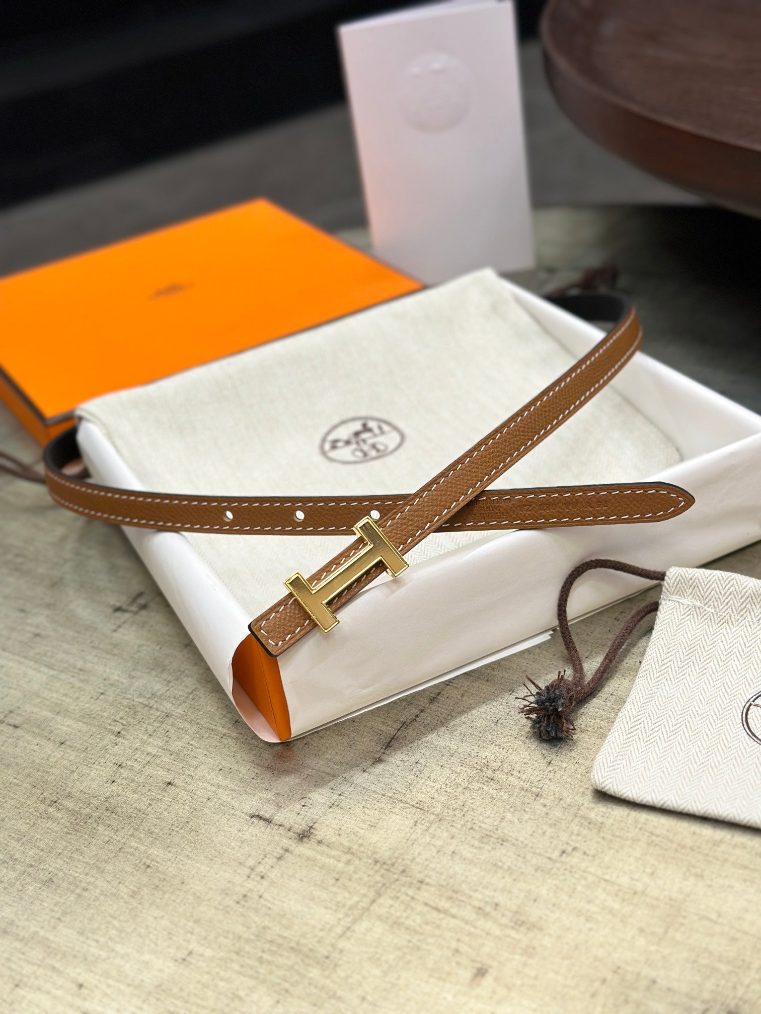 HM FOCUS BUCKLE & REVERSIBLE TAWNY BROWN AND BLACK LEATHER STRAP 13MM GOLD HARDWARE