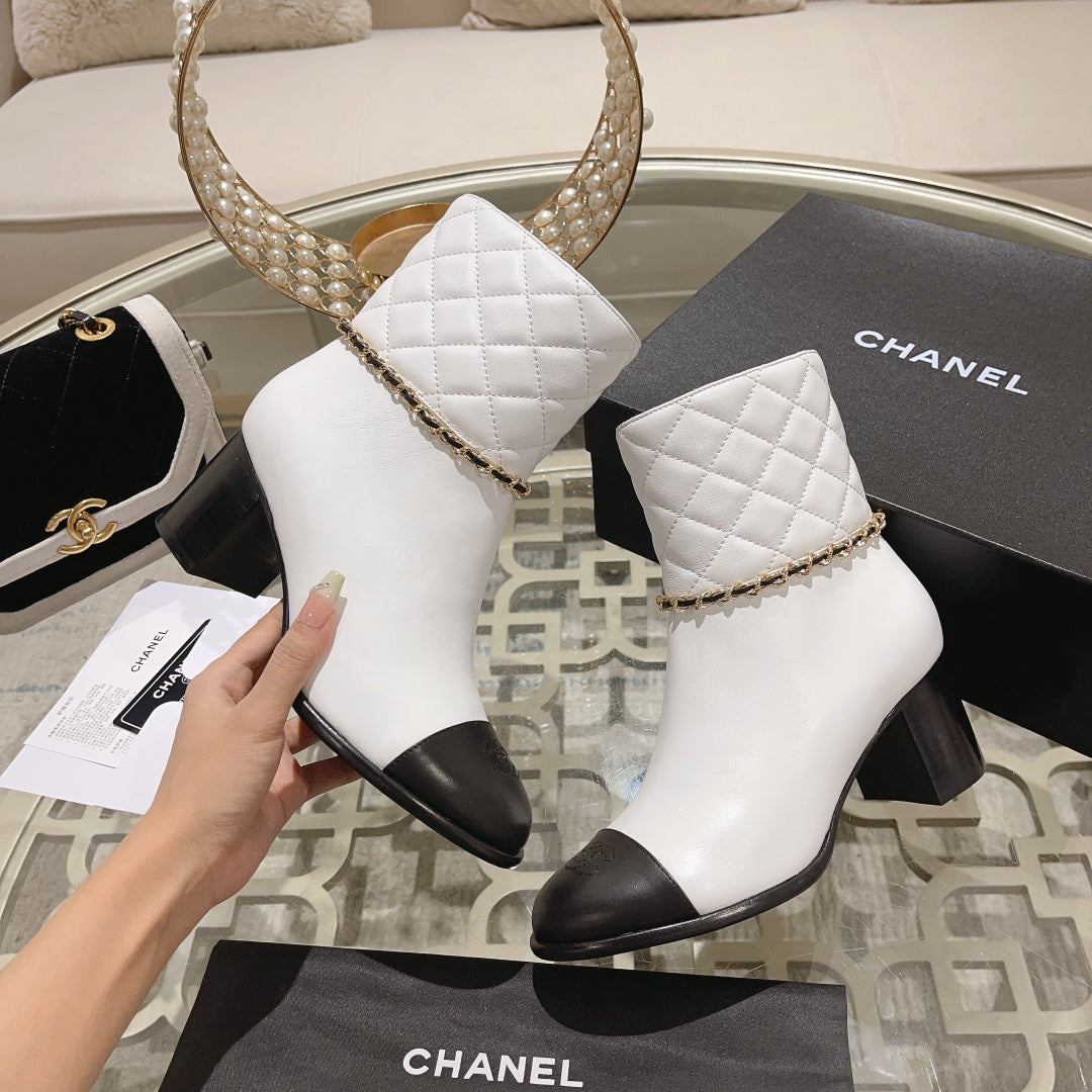 MID-HEEL ANKLE BOOTS IN WHITE CALFSKIN