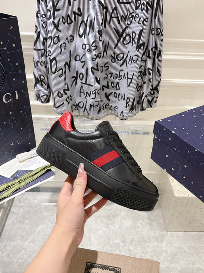 GG ACE 30 SUPREME TRAINER BLACK CALFSKIN