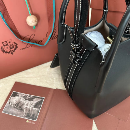 SMALL 21 BALE BAG IN FULL BLACK GRAINED CALFSKIN WITH GOLD HARDWARE