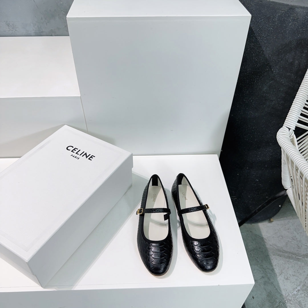 BALLET FLAT IN BLACK EMBOSSED CALFSKIN