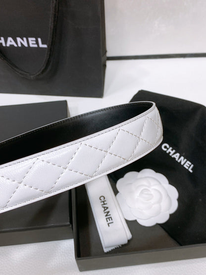 CC BELT 30 MM IN WHITE EMBROIDERED CALFSKIN PEARL LOGO WITH GOLD HARDWARE
