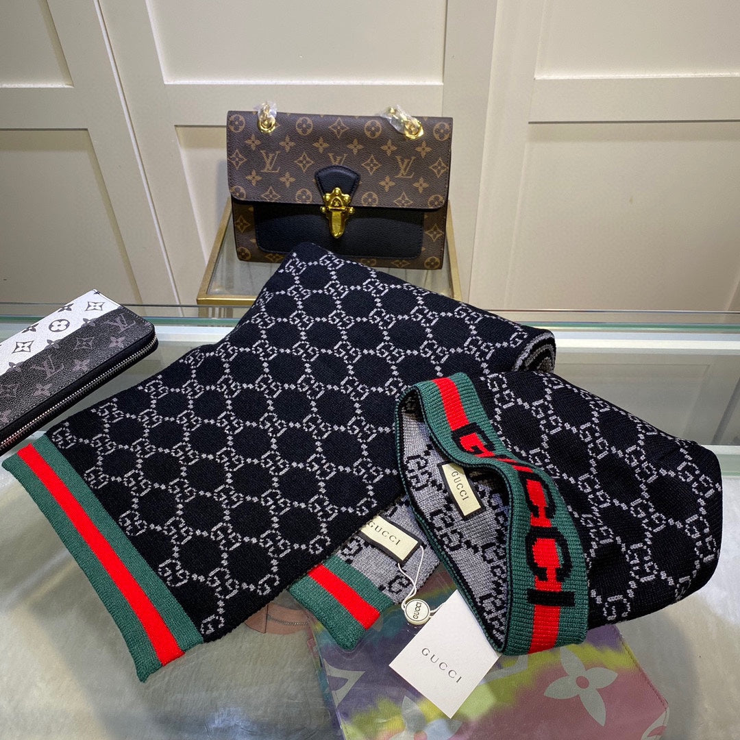 SET SCARF AND HAT IN BLACK MONOGRAM CASHMERE 349665