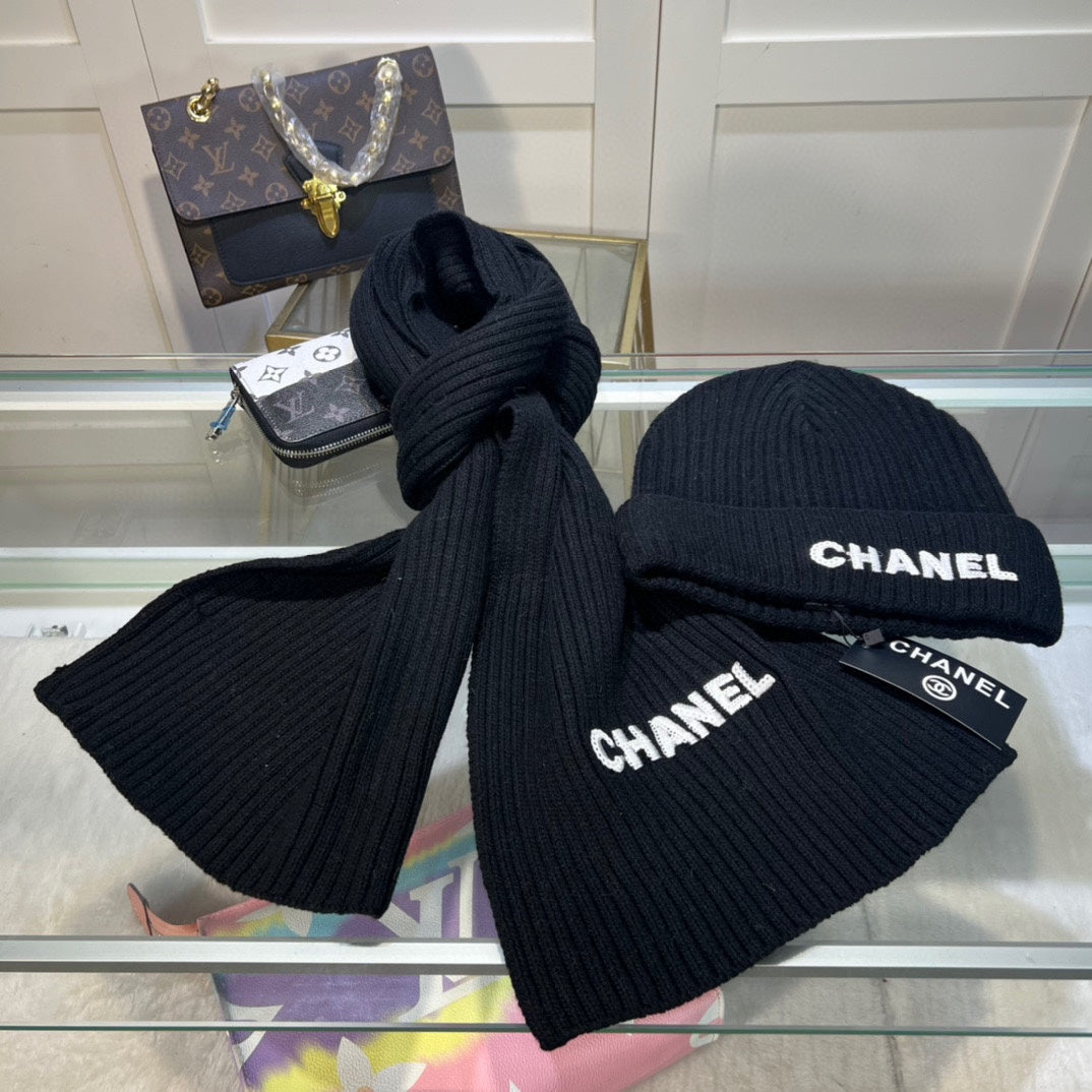 SET HAT AND SCARF IN BLACK WOOL 422599