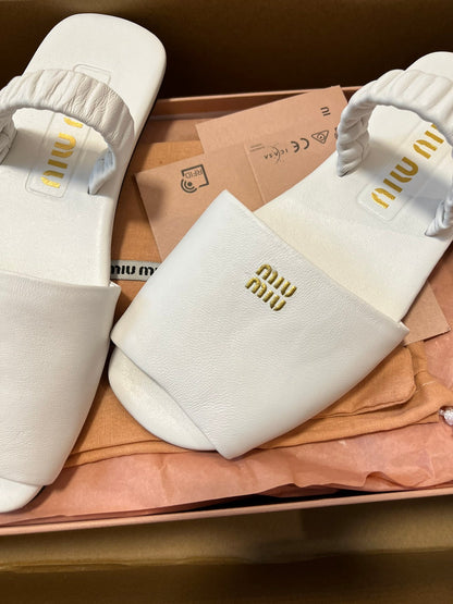 RUCHES SANDALS IN WHITE LAMBSKIN