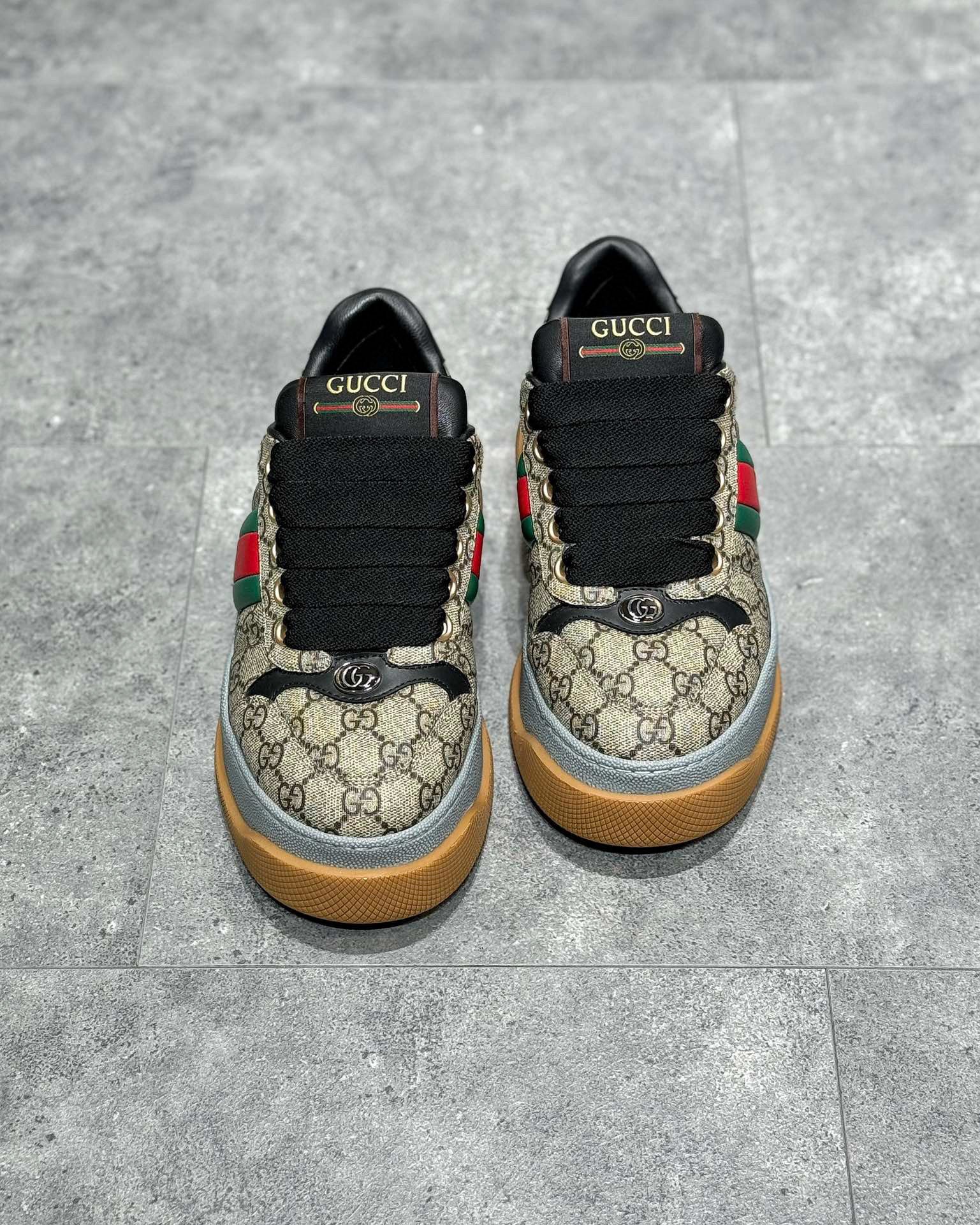 GUC Sneakers