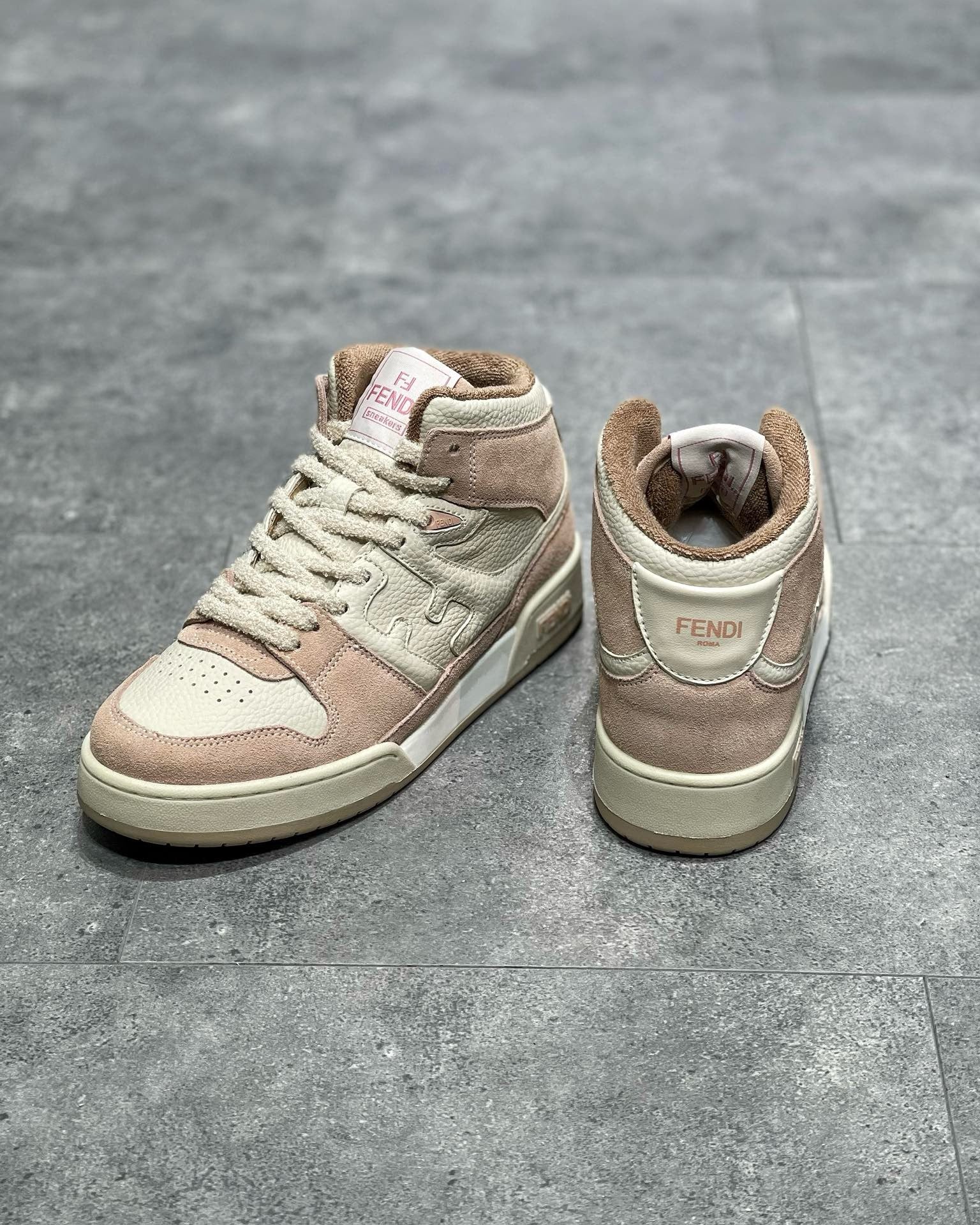FEN Sneakers