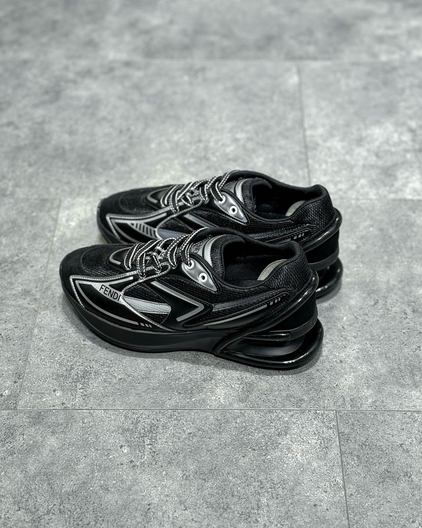 FEN Sneakers