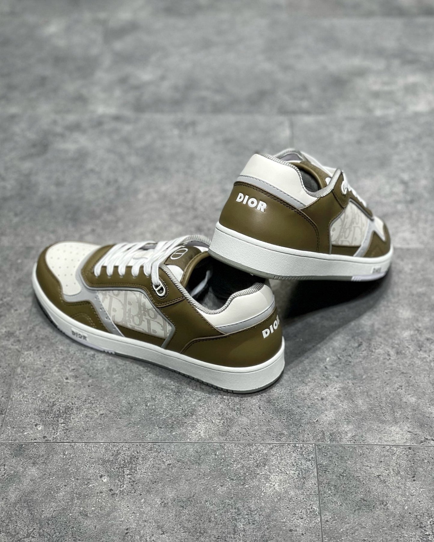 DIO Sneakers