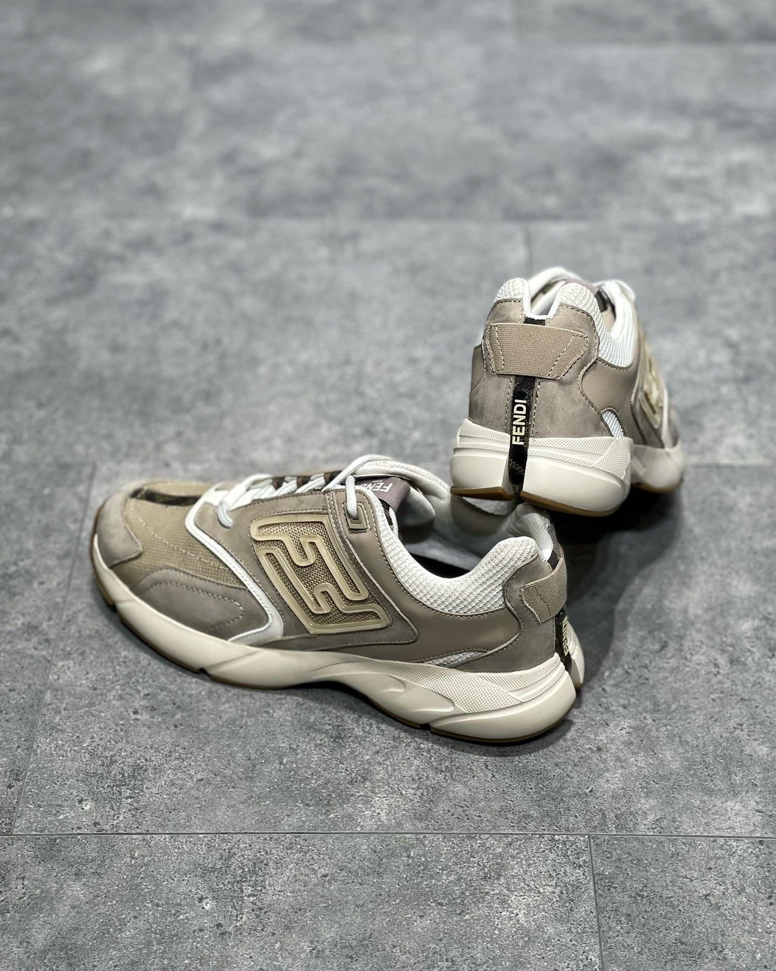 FEN Sneakers