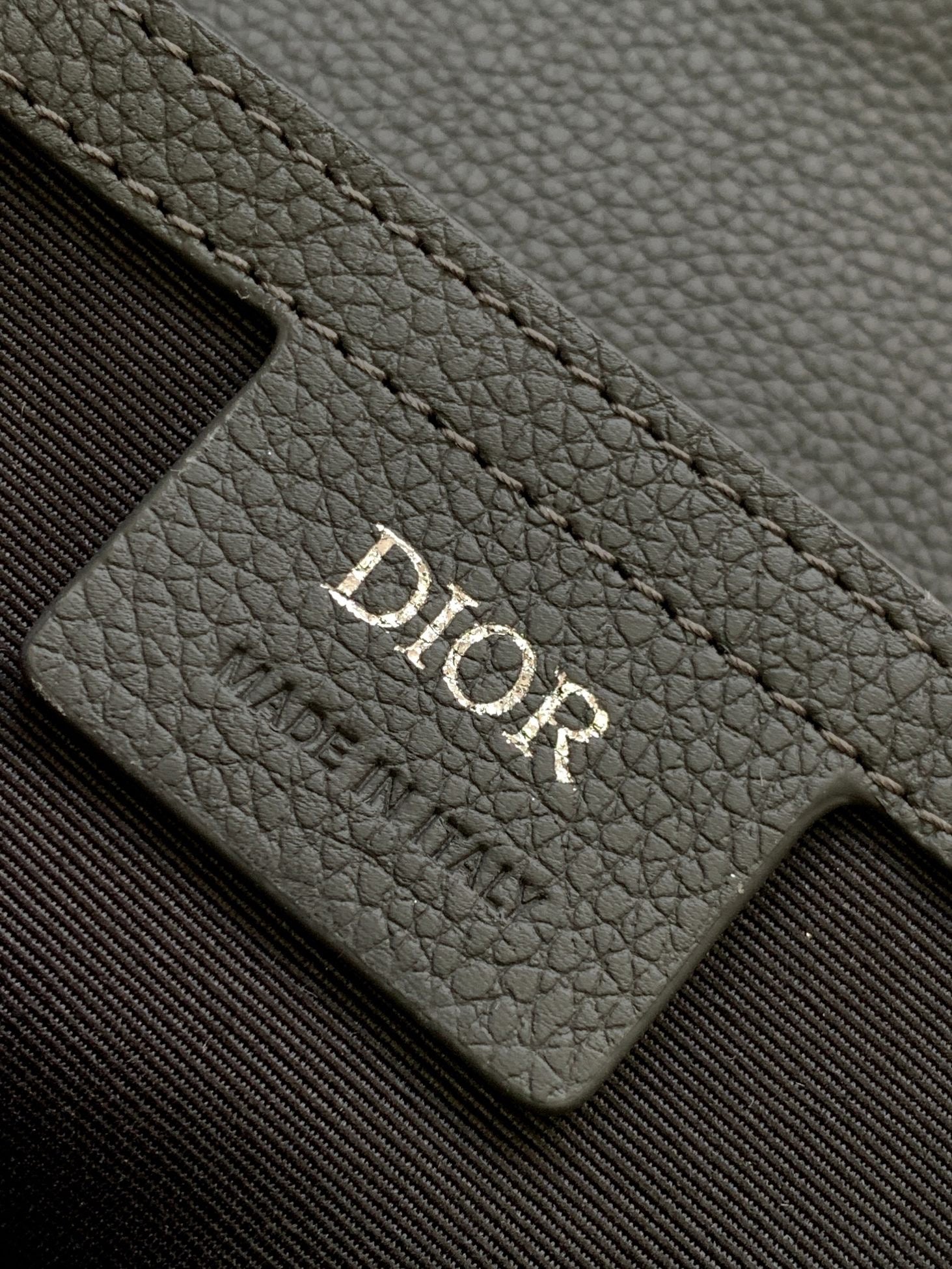 DIO Oblique Messenger Bag