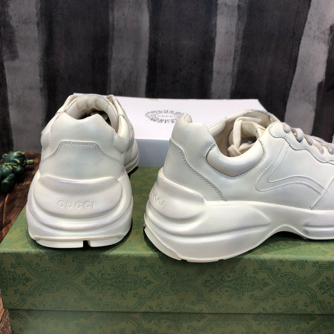 GUC Sneakers