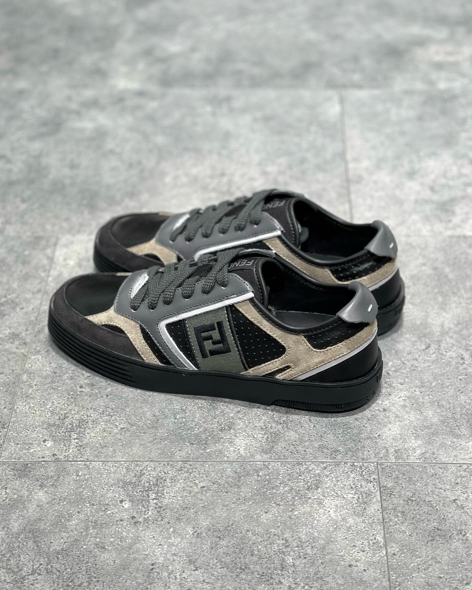 FEN Sneakers