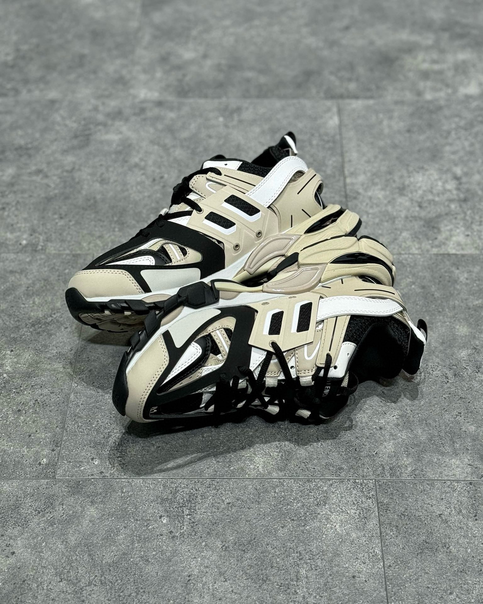 BLCG Sneakers