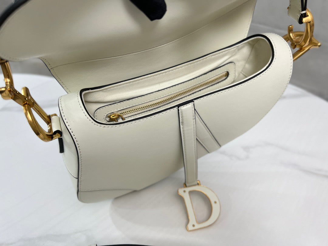 DIO Saddle Bag (25.5cm)