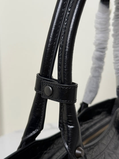 BLCG WOMEN'S LE CITY BAG EAST-WEST IN BLACK 40