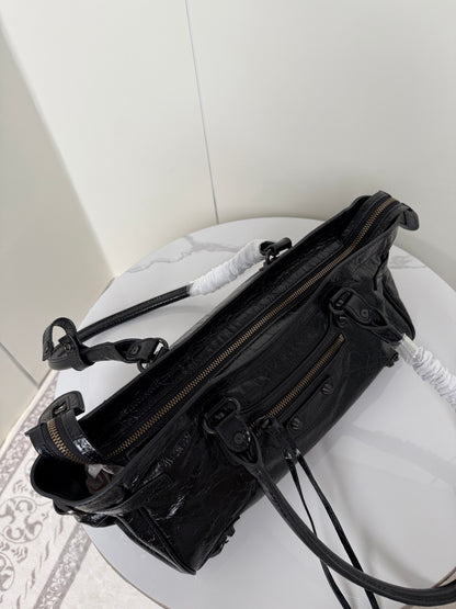 BLCG WOMEN'S LE CITY BAG EAST-WEST IN BLACK 40