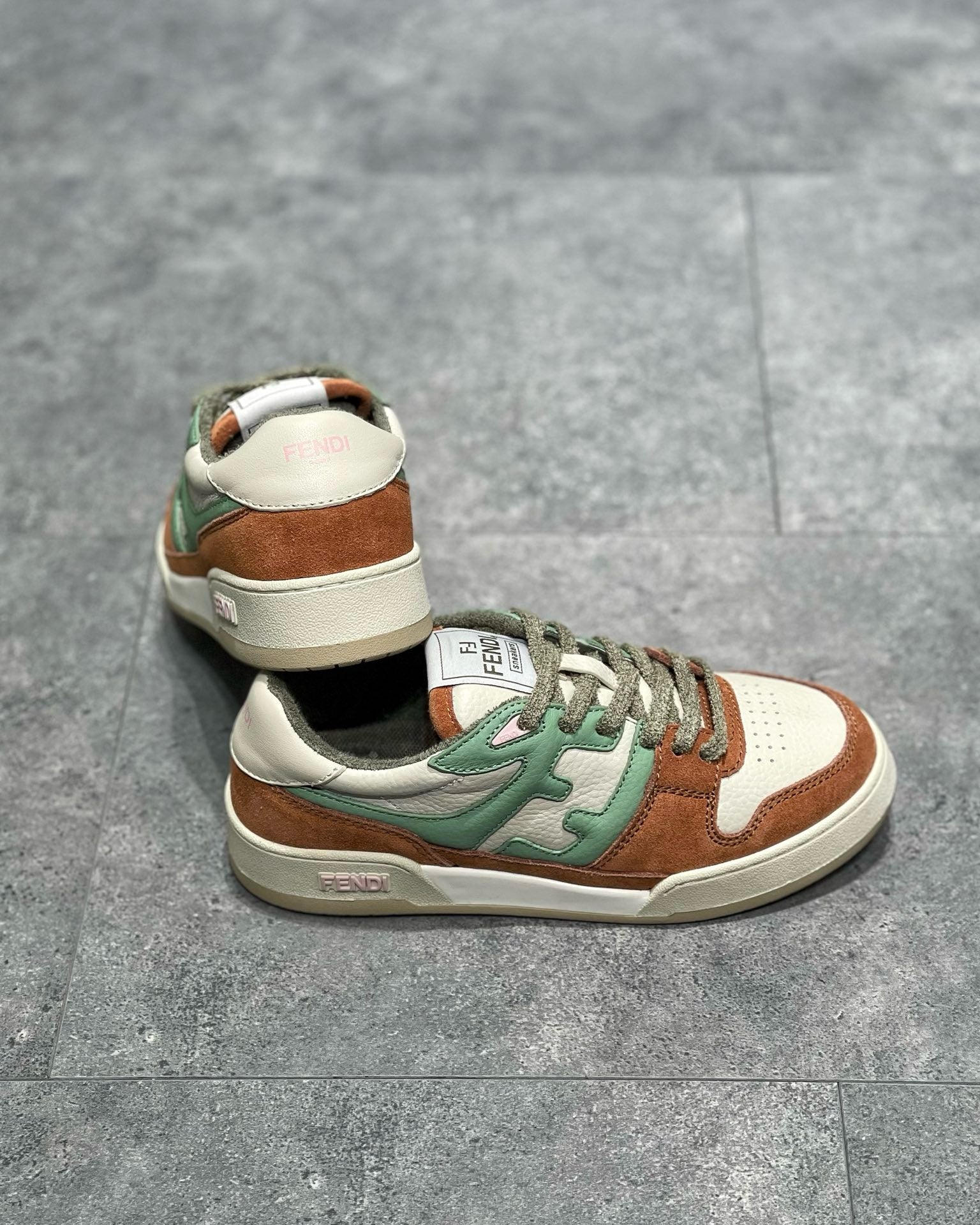 FEN Sneakers