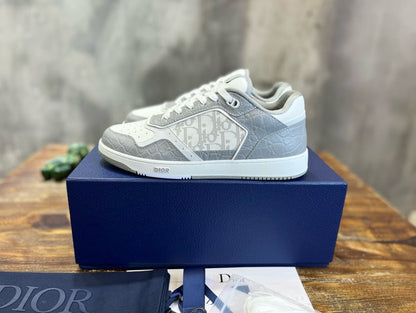 DIO Sneakers