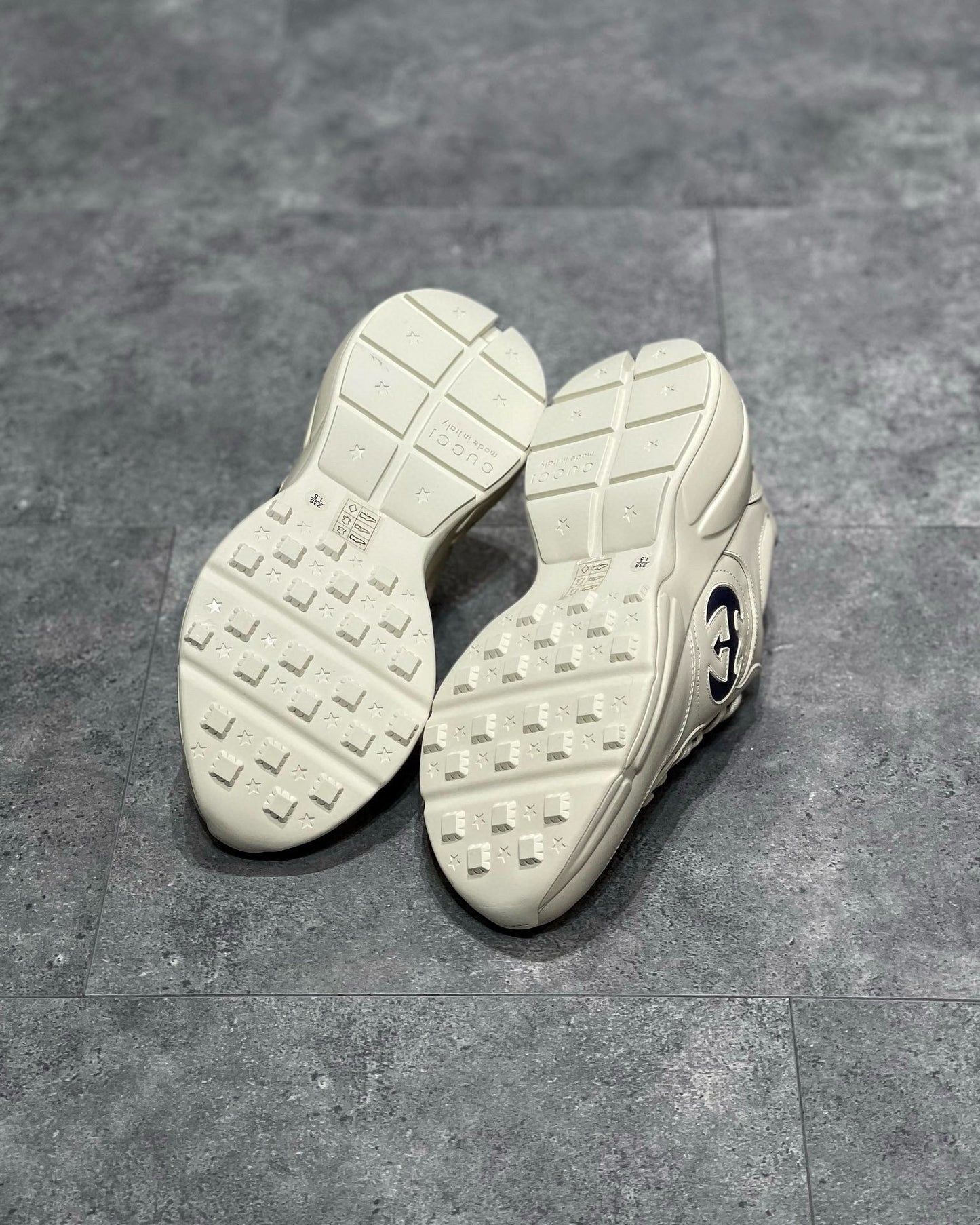 GUC Sneakers