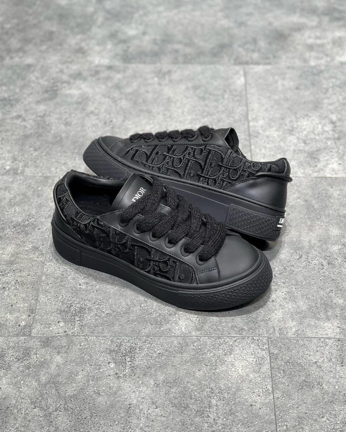 DIO Sneakers
