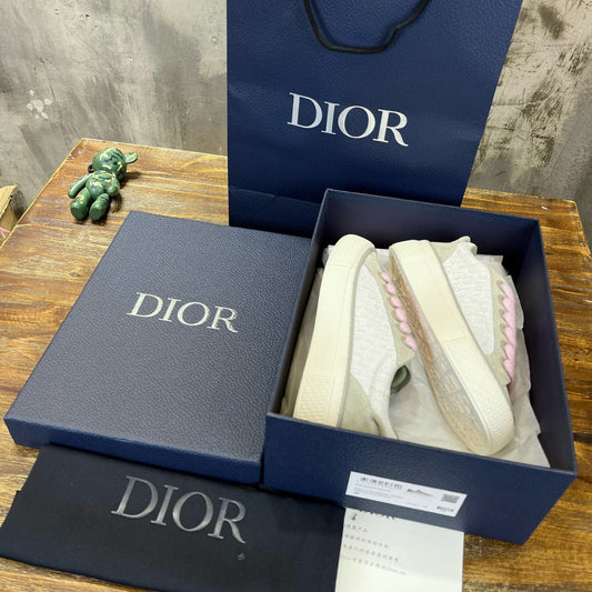 DIO Sneakers