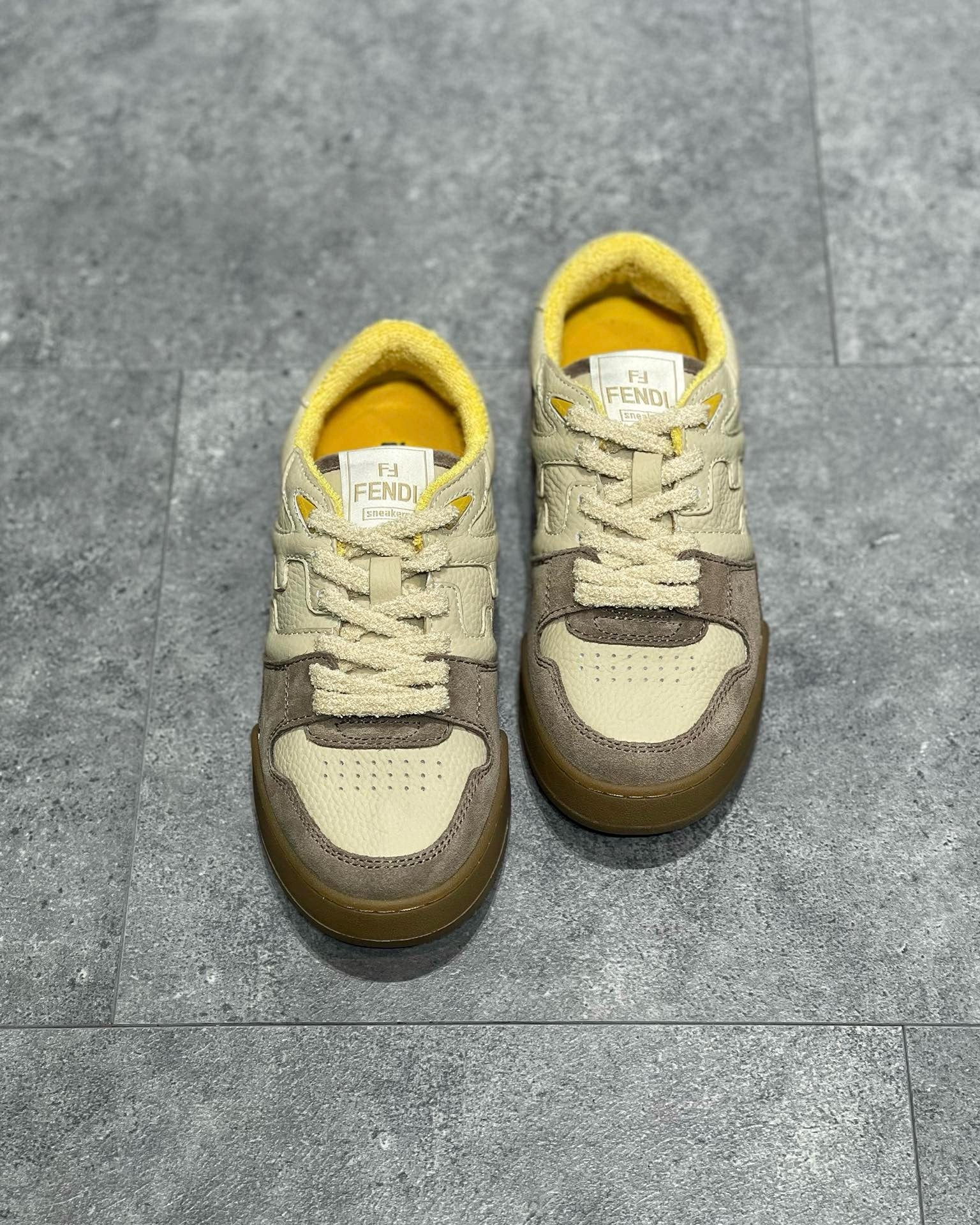 FEN Sneakers