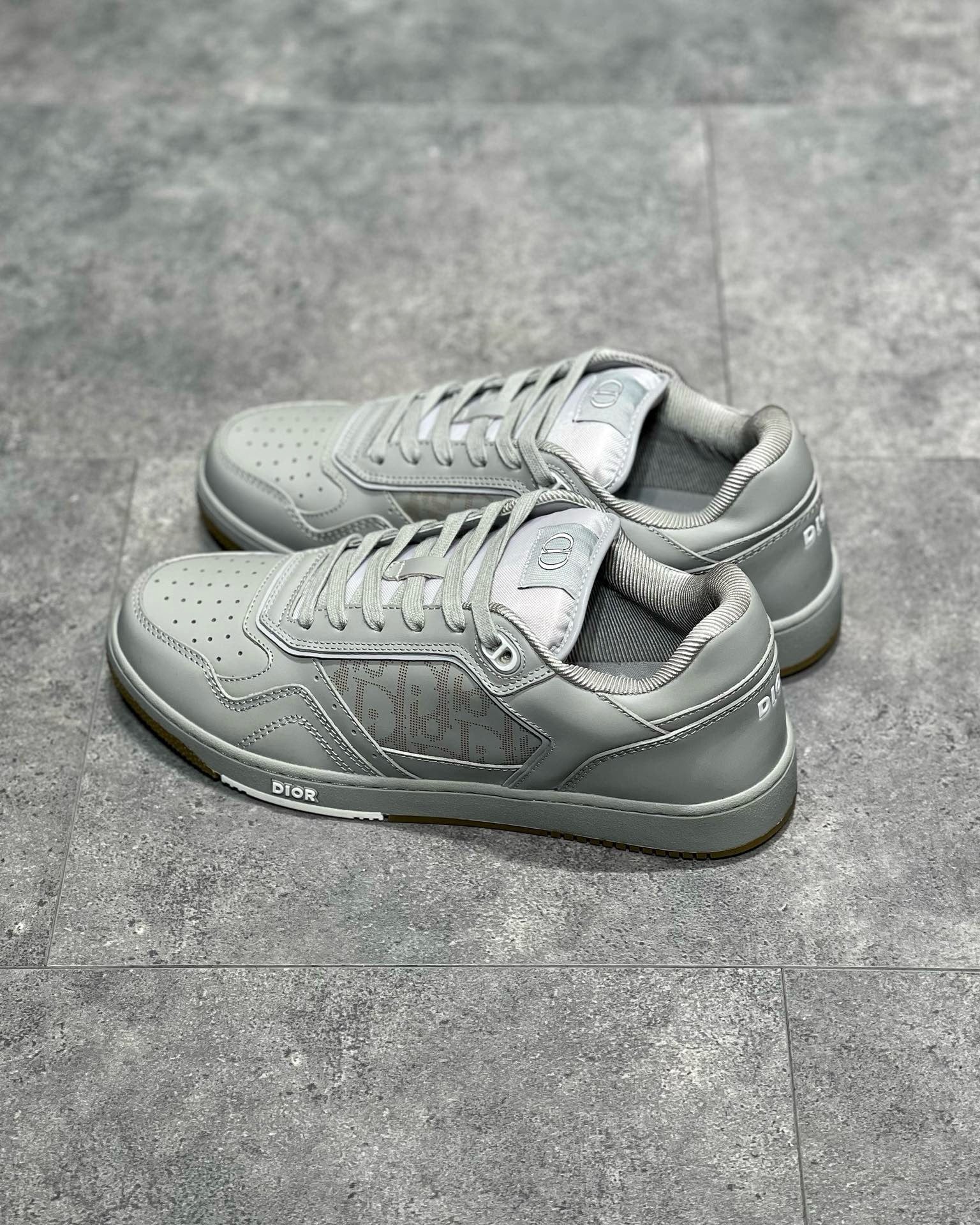 DIO Sneakers