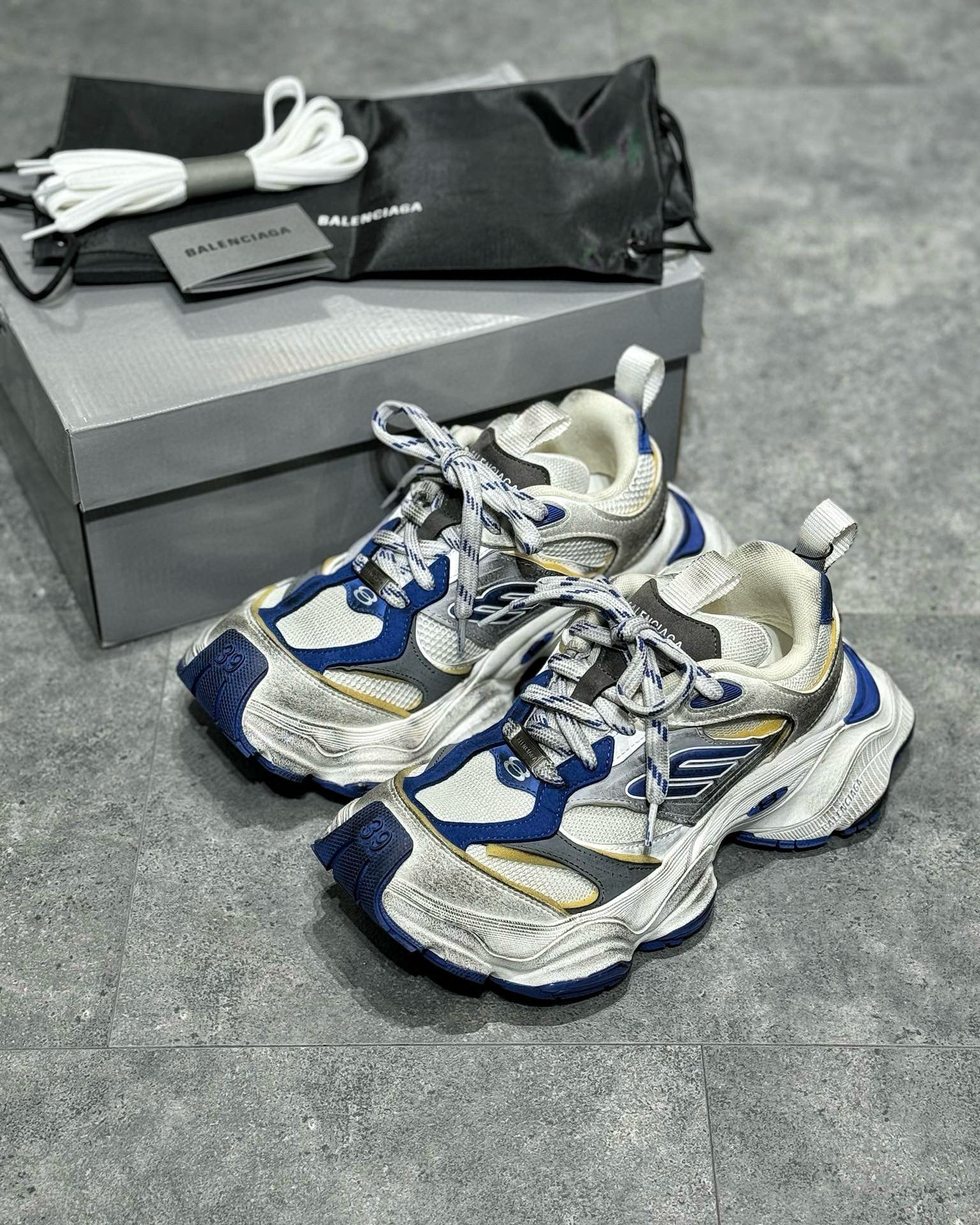 BLCG Sneakers