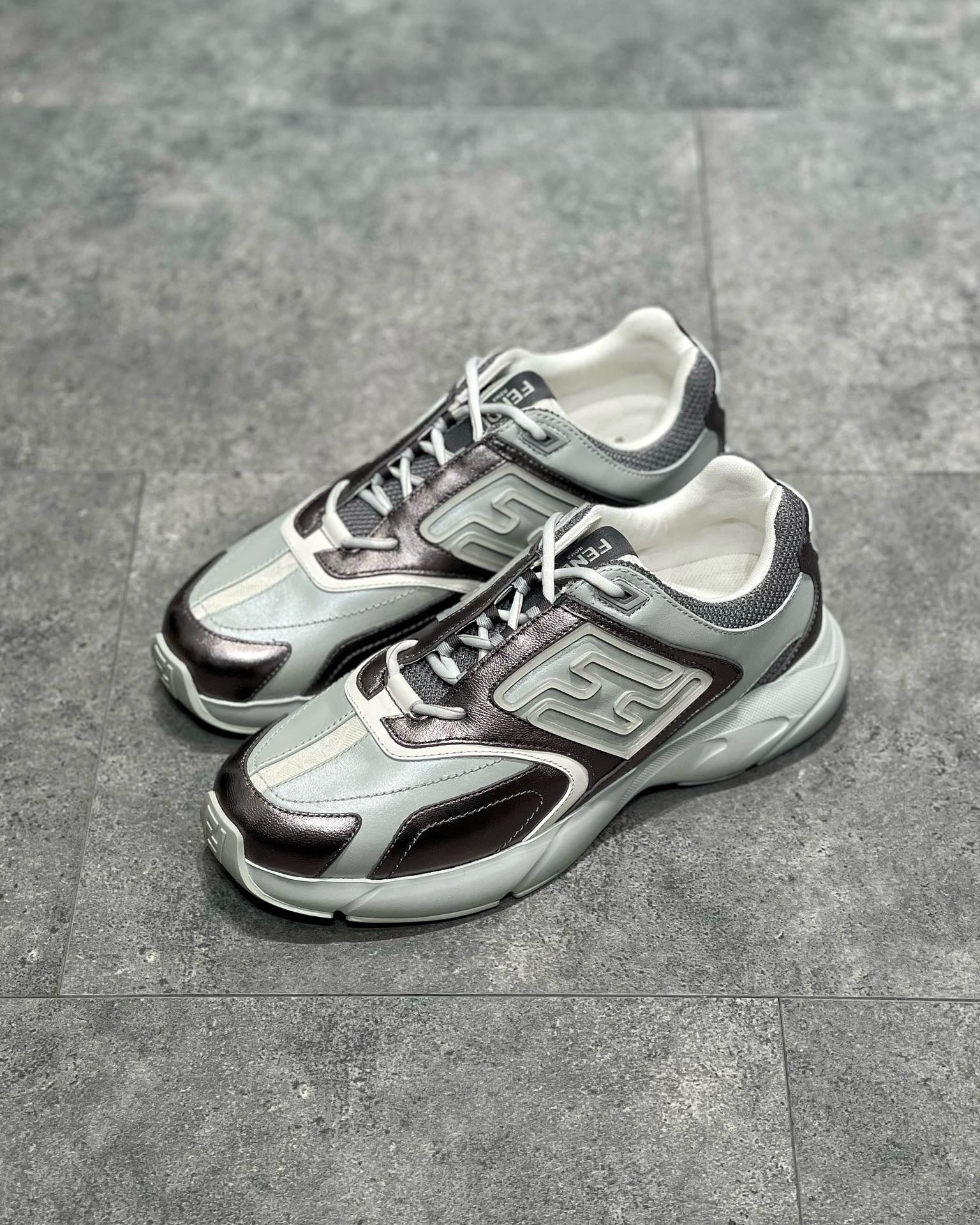 FEN Sneakers