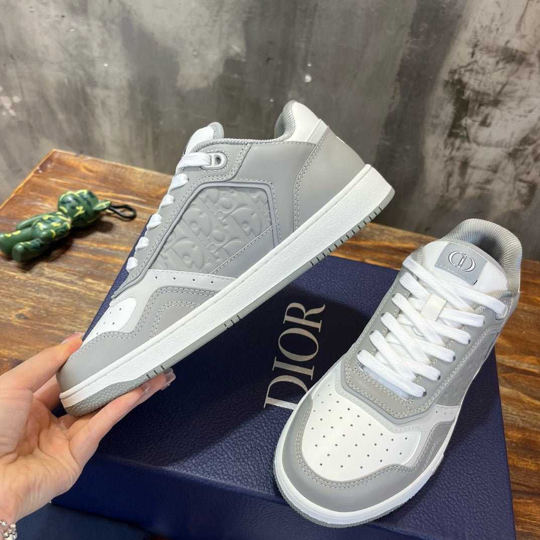 DIO Sneakers