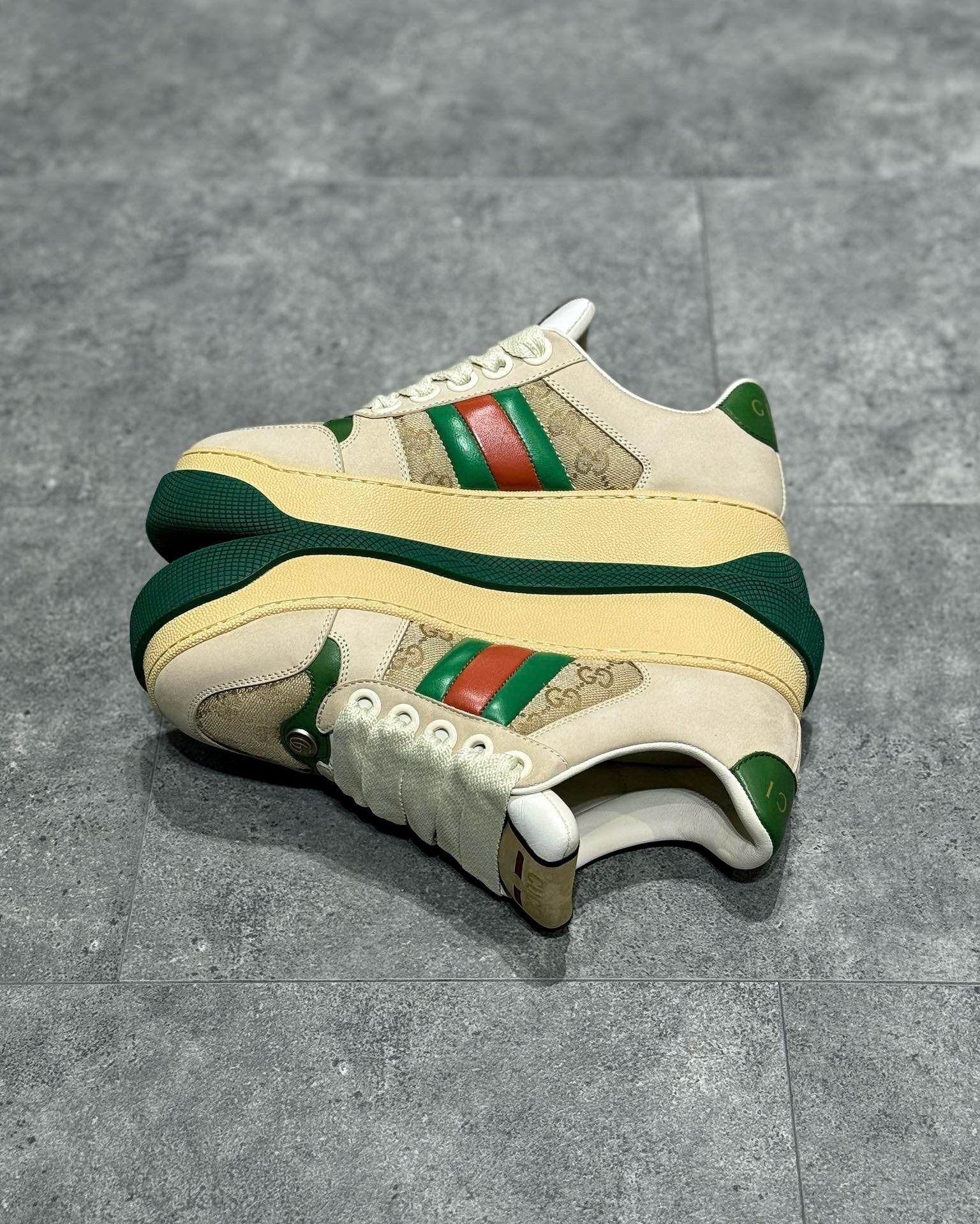 GUC Sneakers