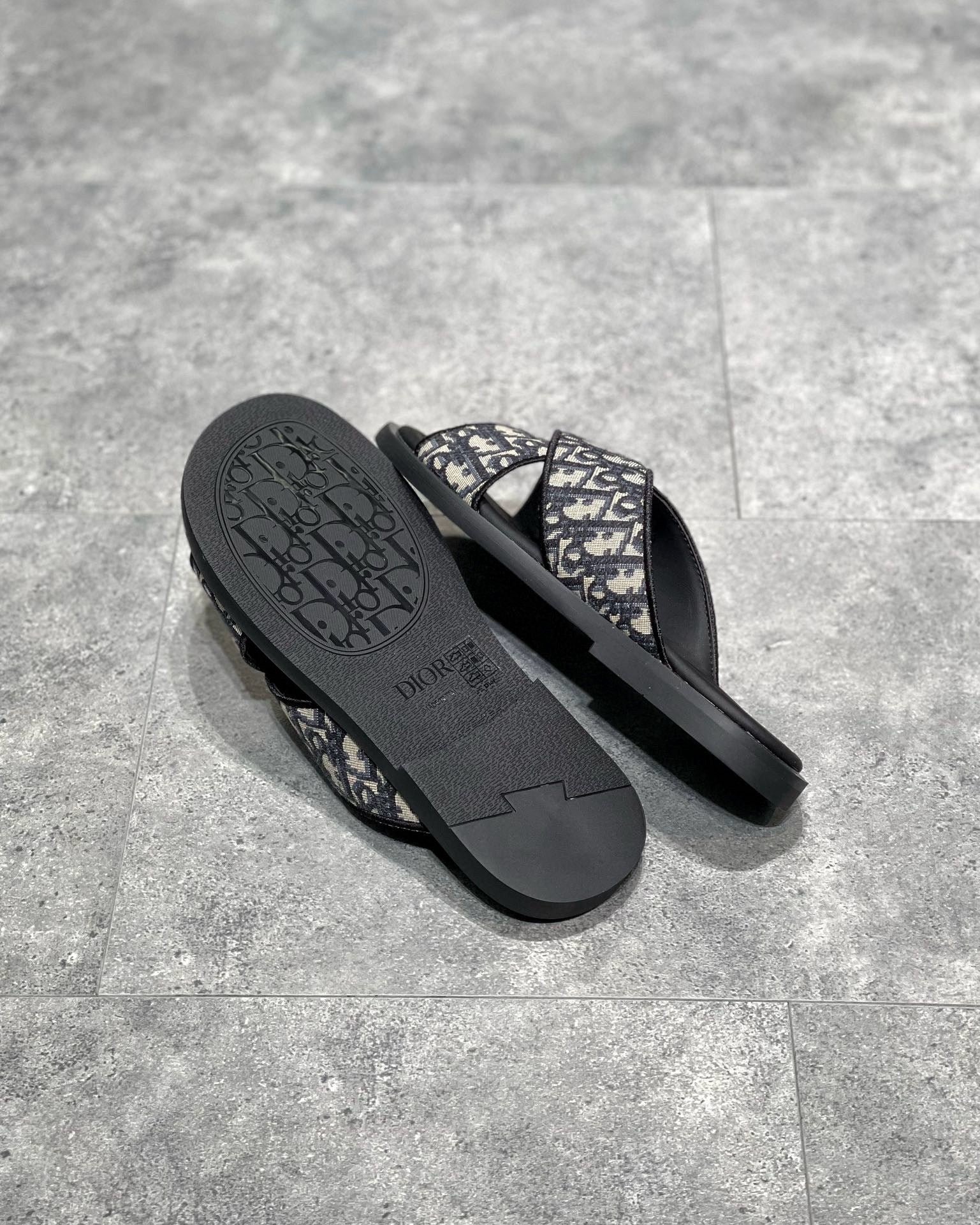CD SANDALS