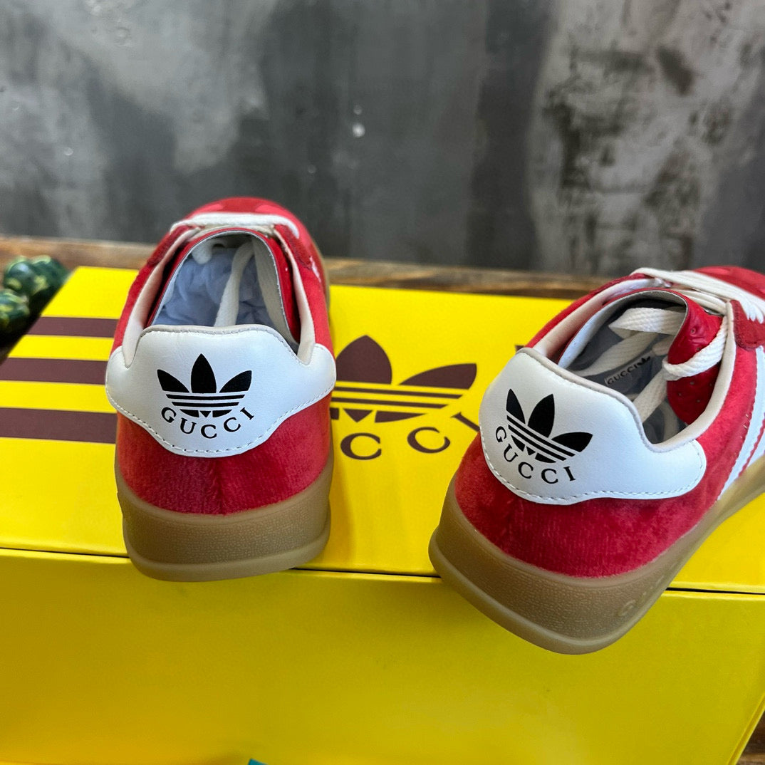 GUC Sneakers