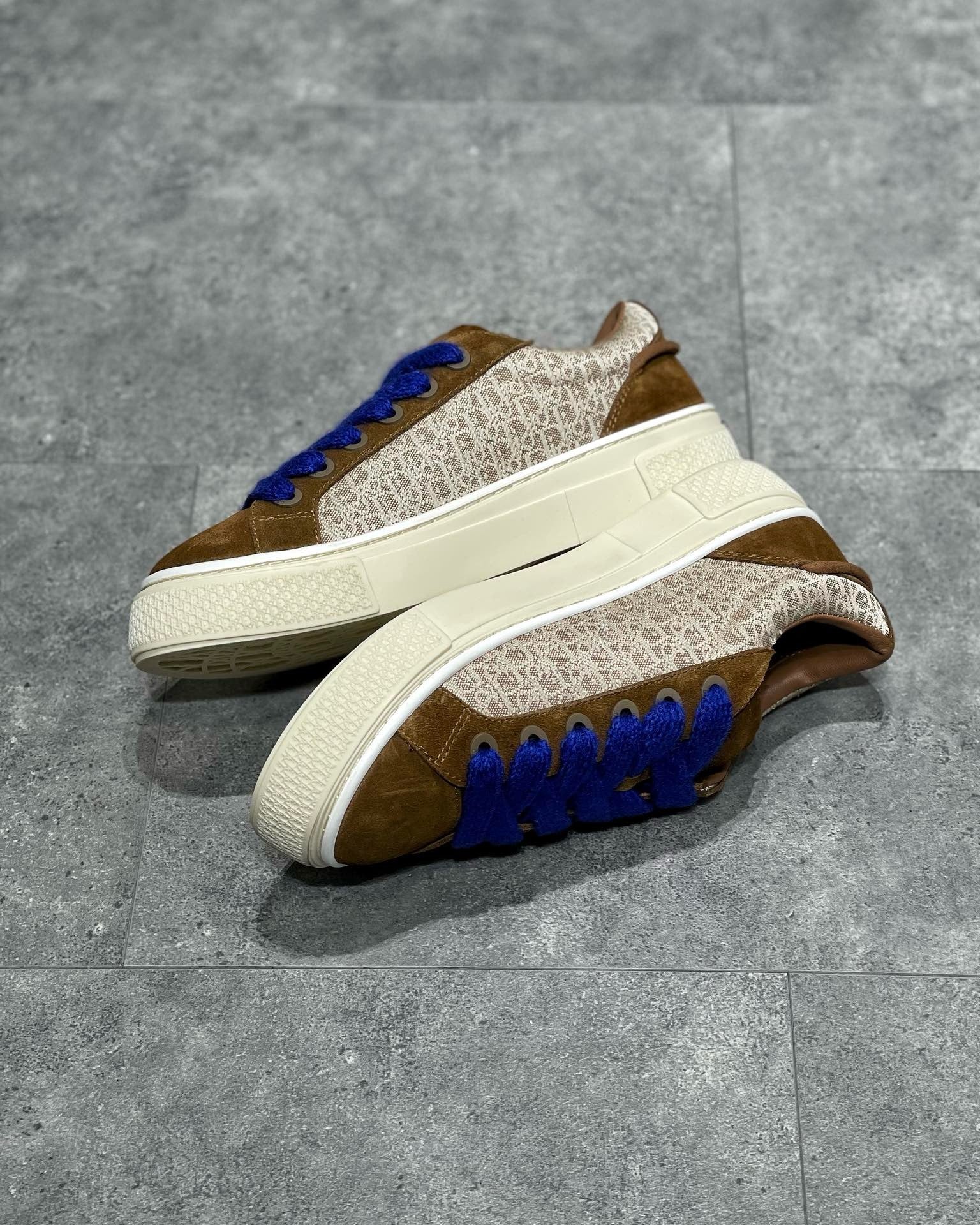 DIO Sneakers