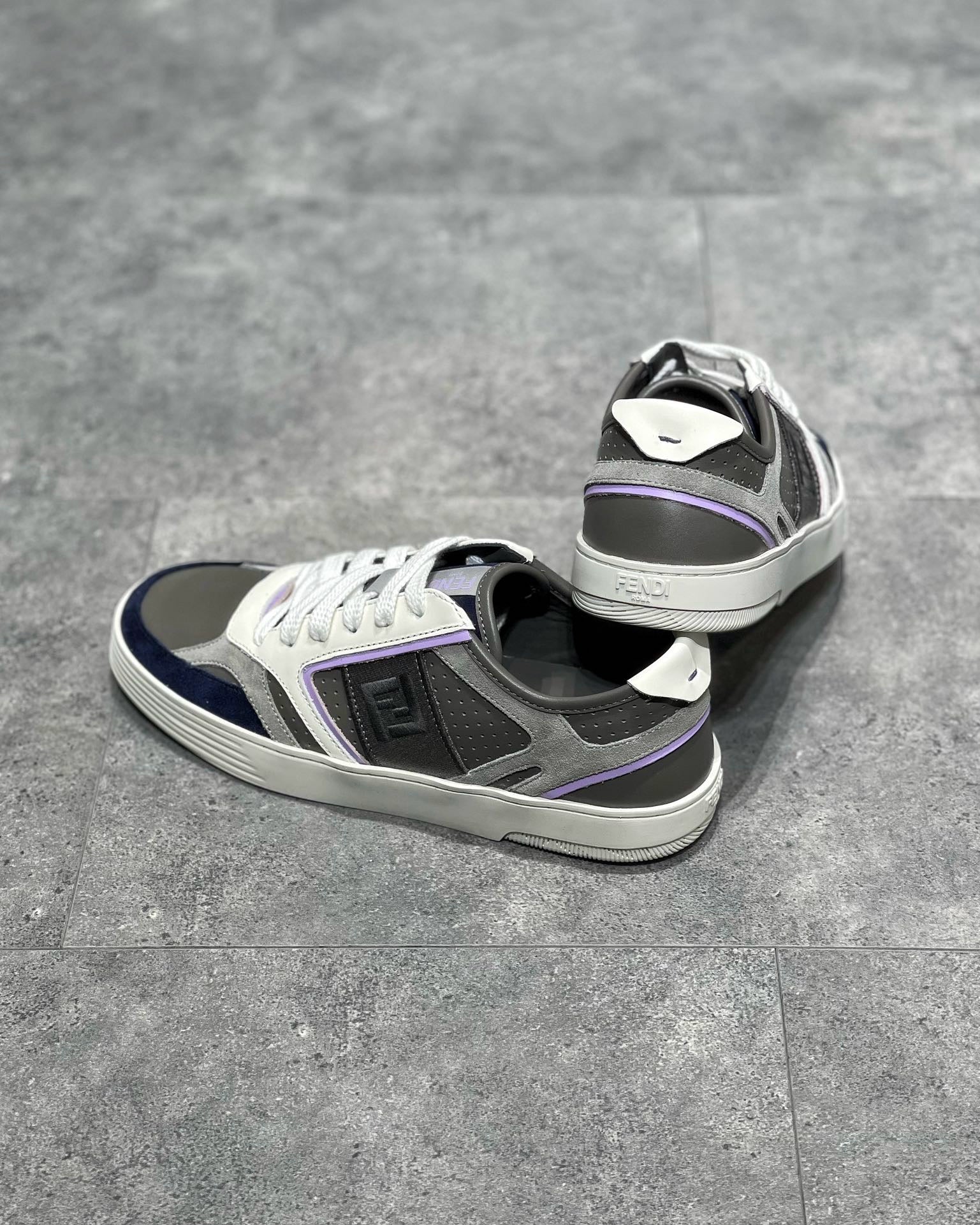FEN Sneakers