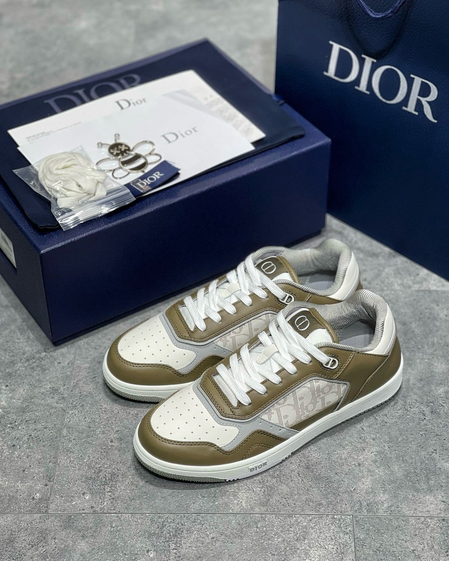 DIO Sneakers