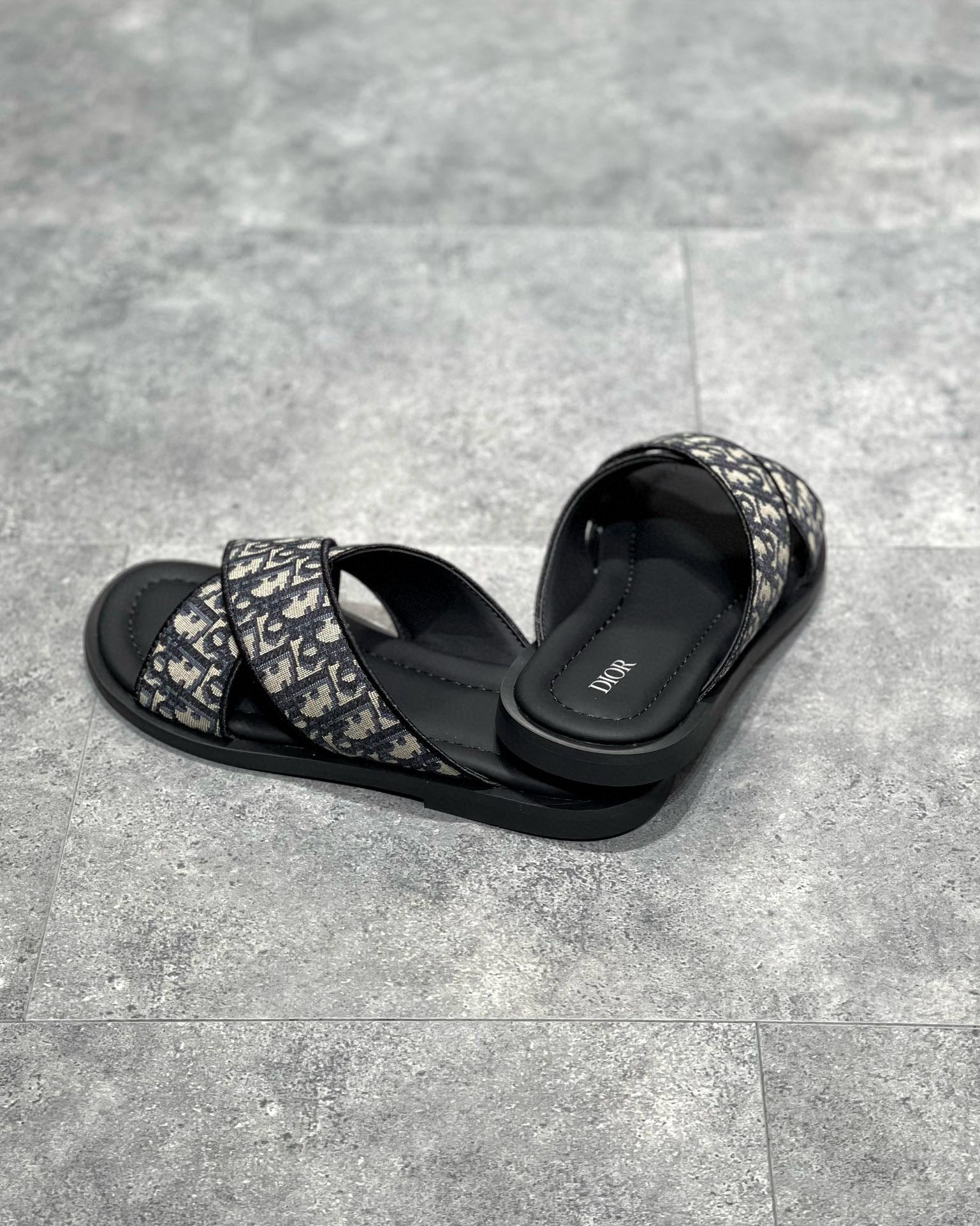 CD SANDALS