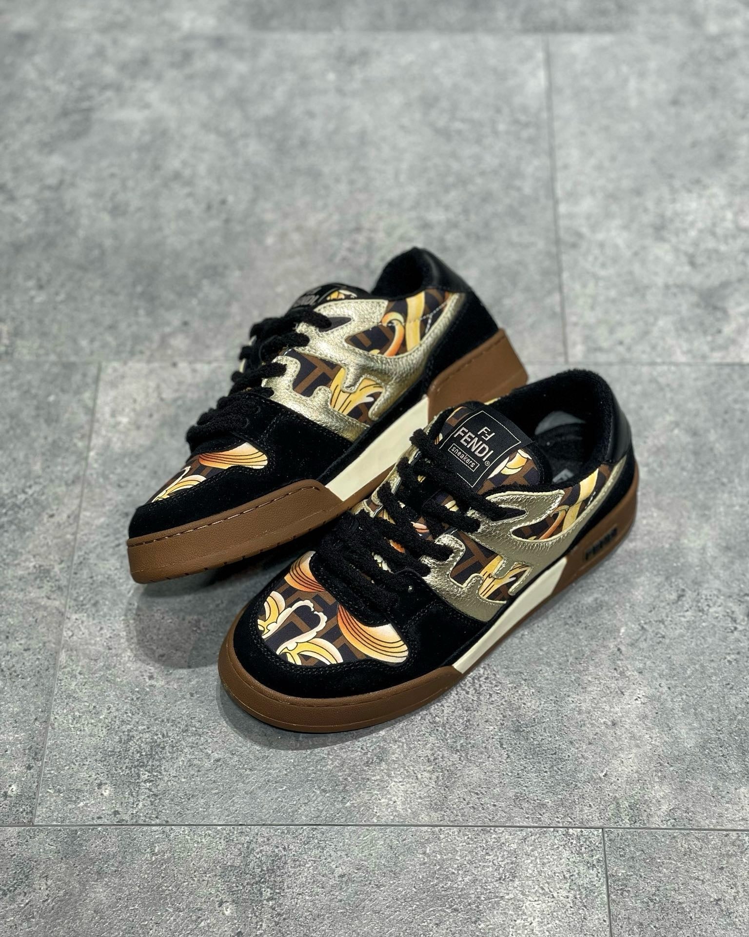 FEN Sneakers