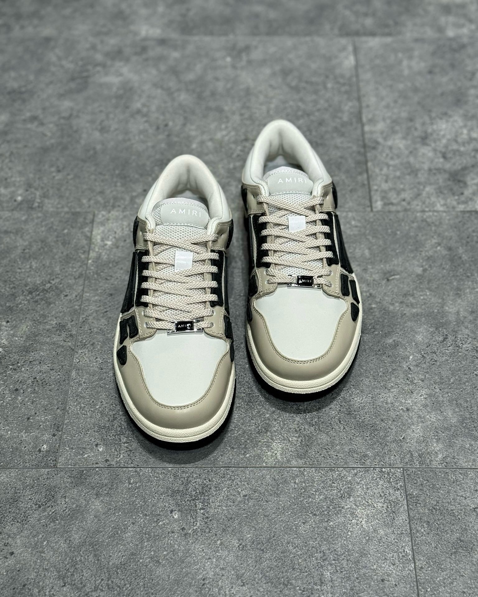 AMR Sneakers