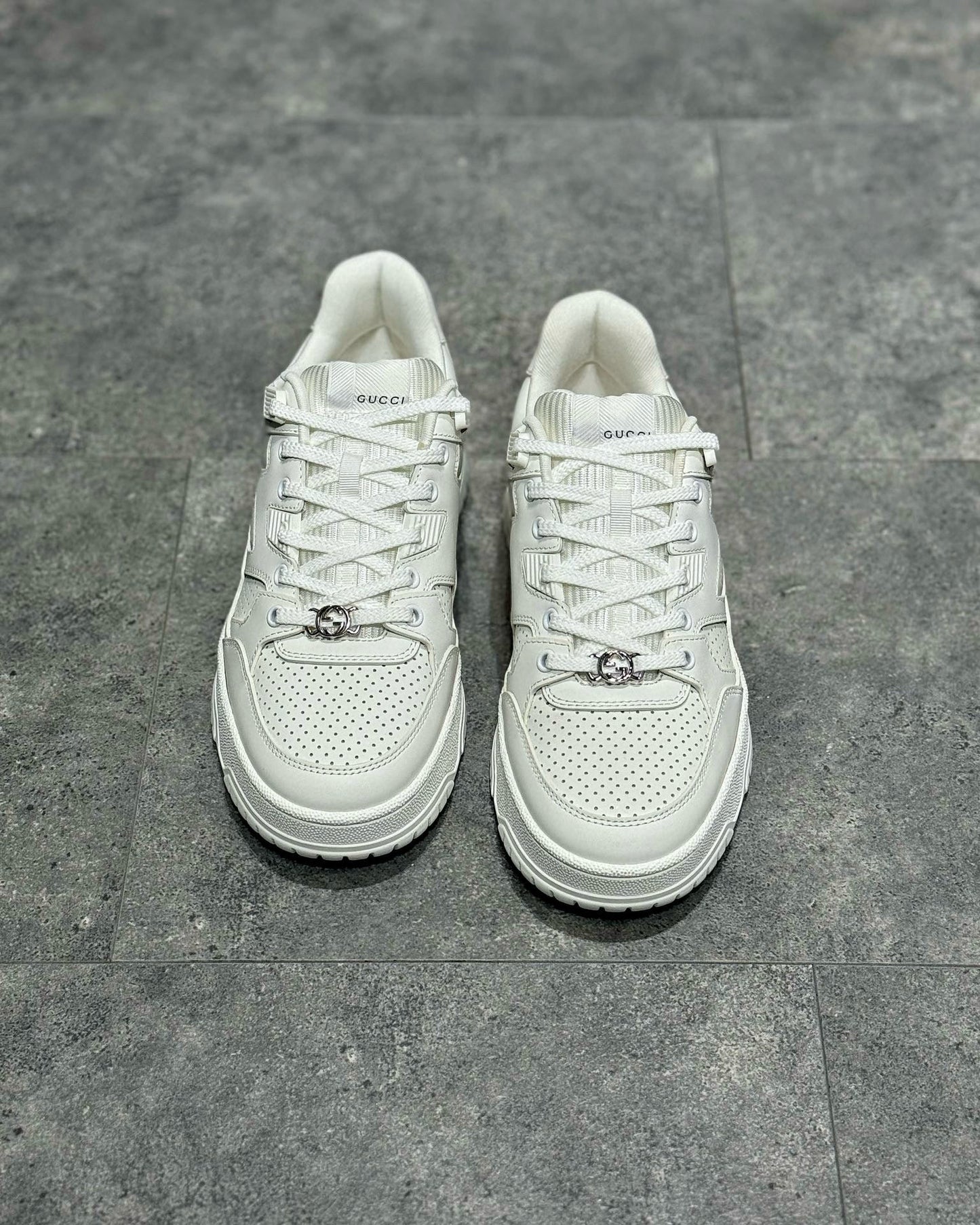 GUC Sneakers