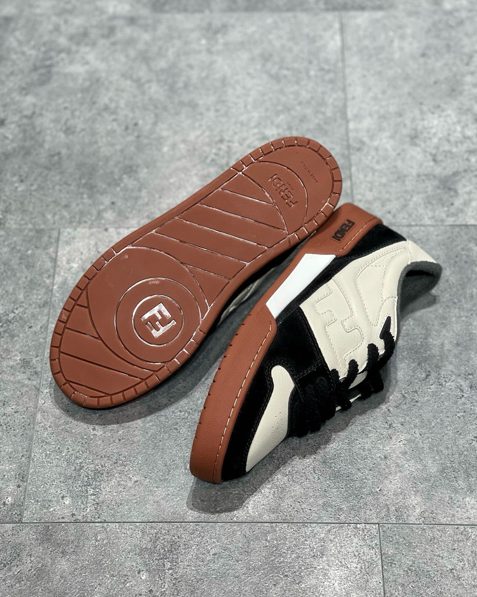 FEN Sneakers